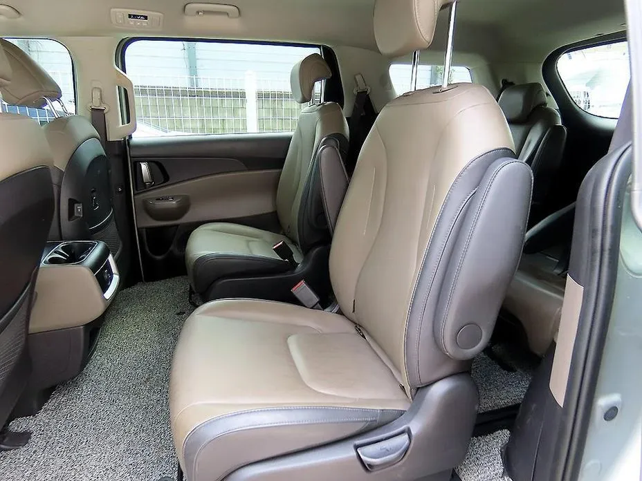 Kia Carnival — фото 9