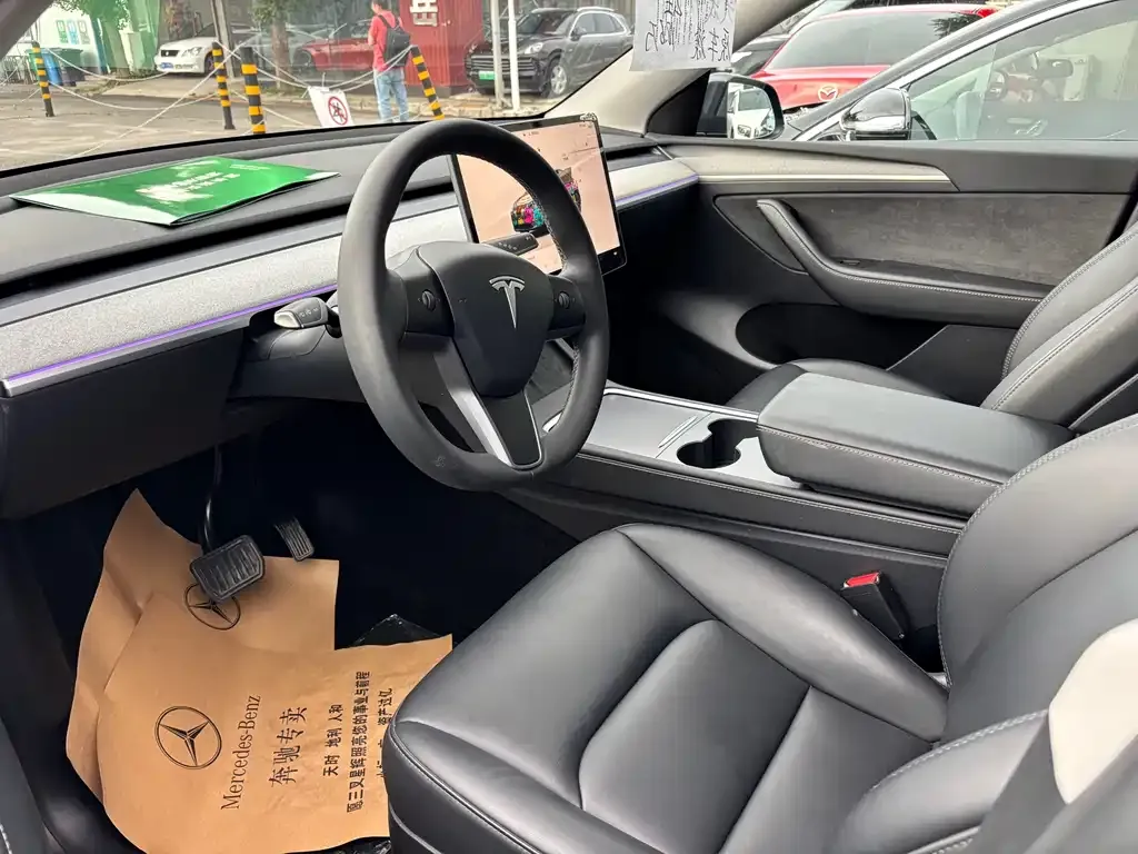 Tesla Model Y — фото 2