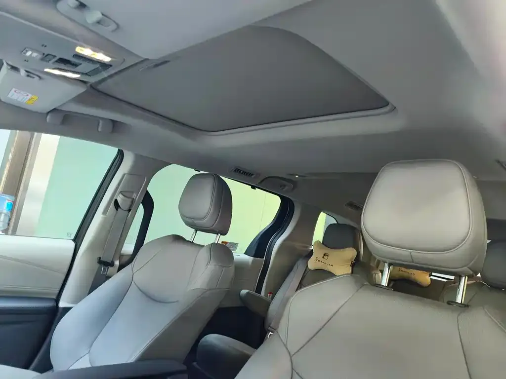 Toyota Granvia 2024 из CN, фото 10