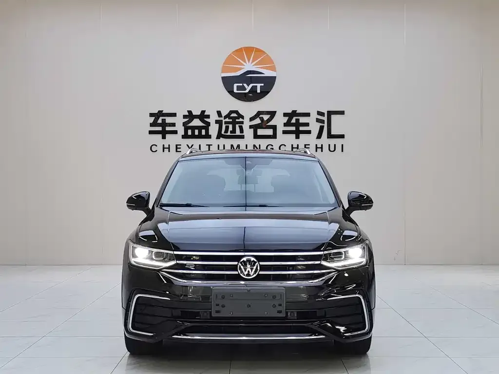 Volkswagen Tiguan L — фото 2