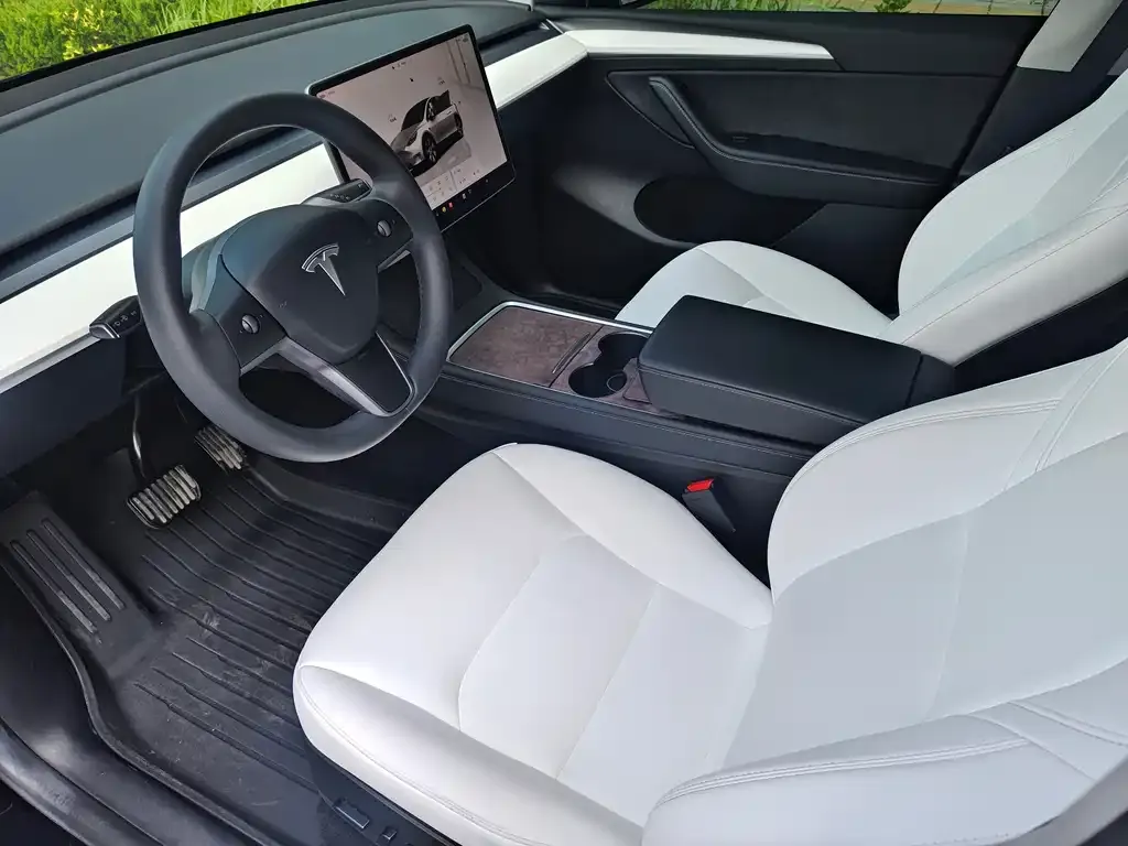 Tesla Model Y — фото 7