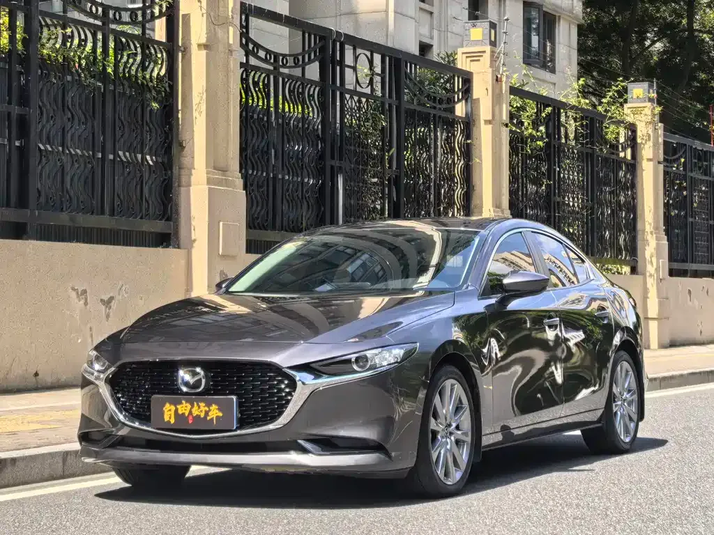 Mazda 3 Axela — фото 1