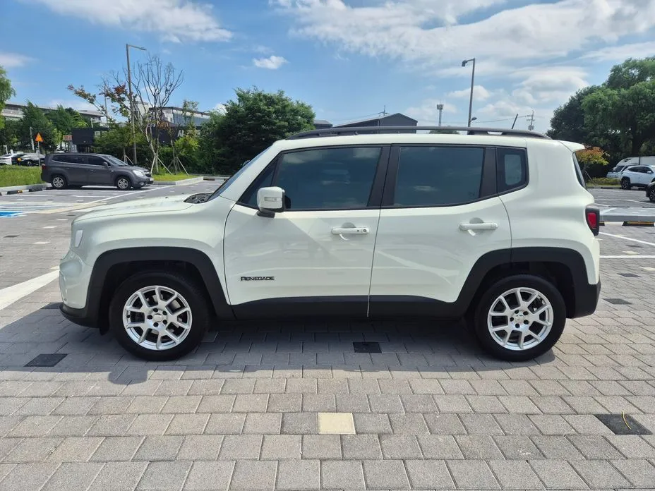 Jeep Renegade — фото 4