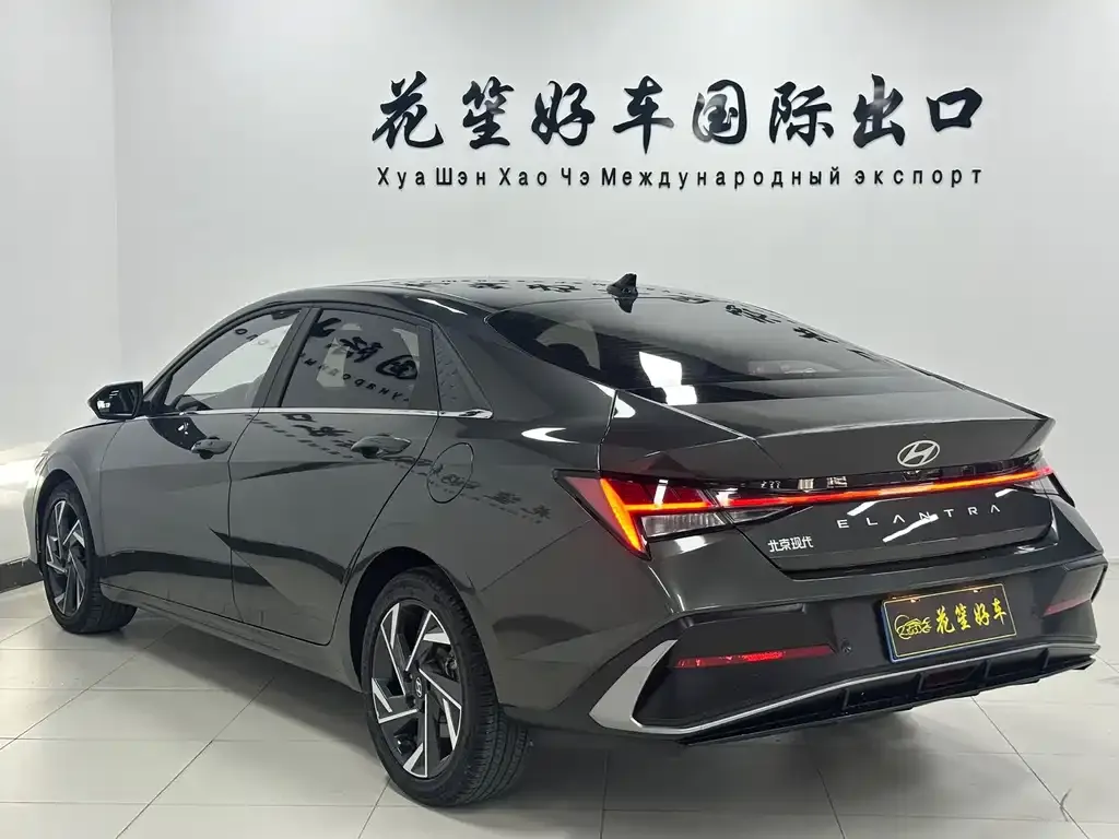 Hyundai Elantra — фото 4