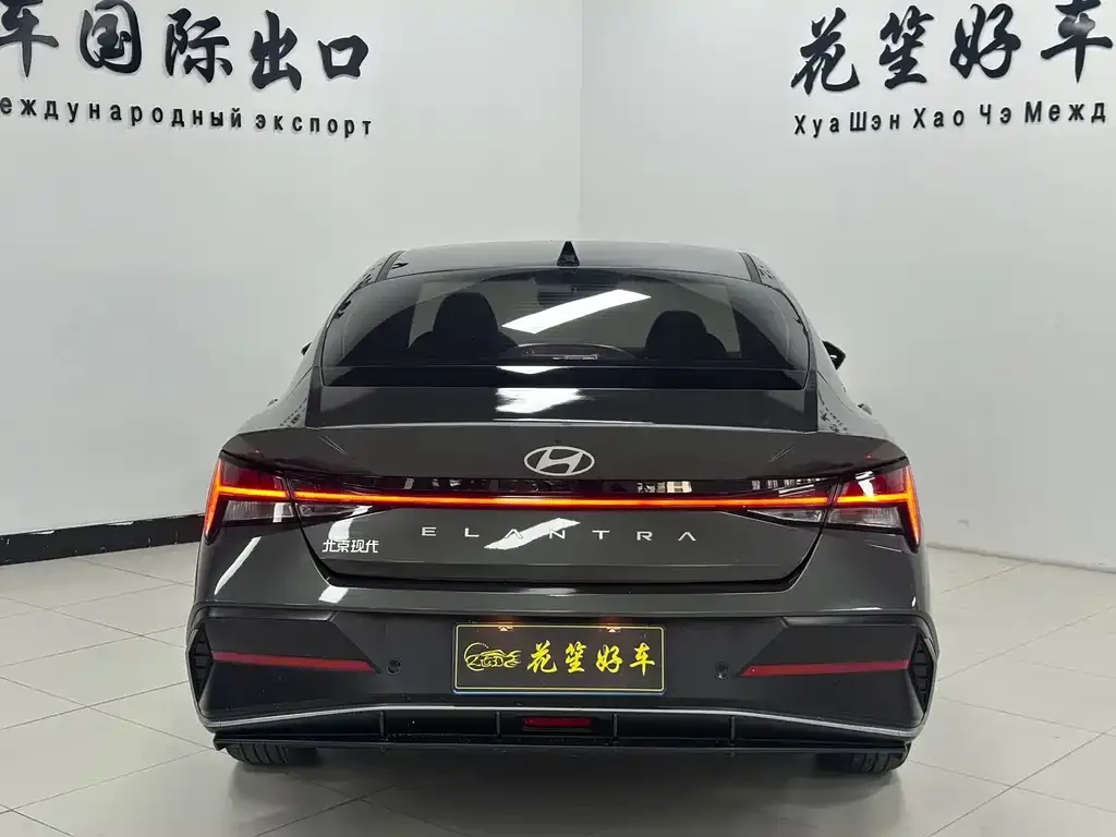 Hyundai Elantra — фото 3