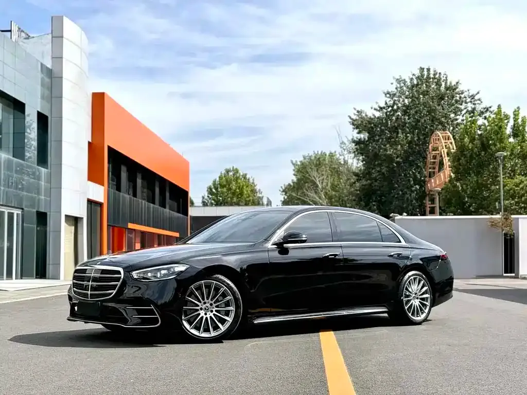 Mercedes-Benz S-Class — фото 1