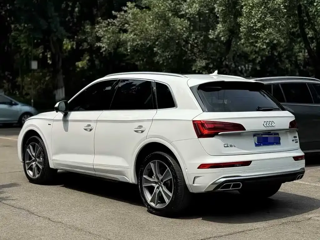 Audi Q5L — фото 2