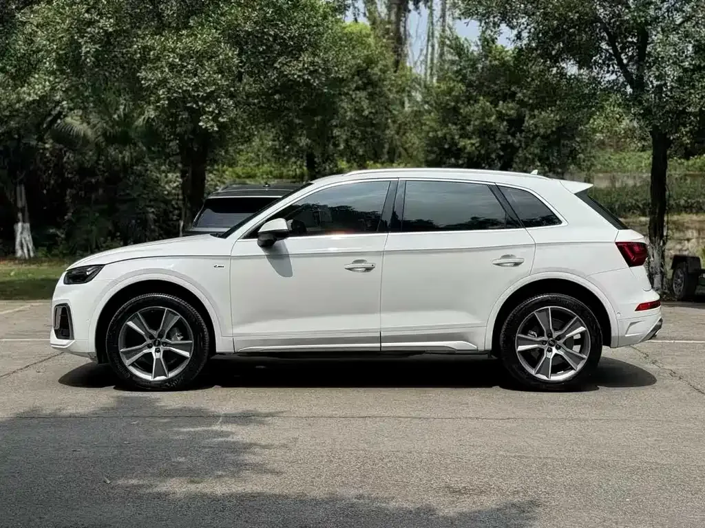Audi Q5L — фото 4