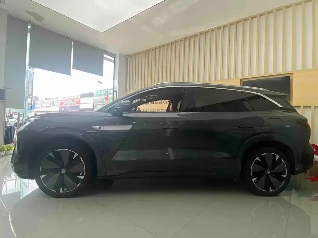 BYD Tang L — фото 2