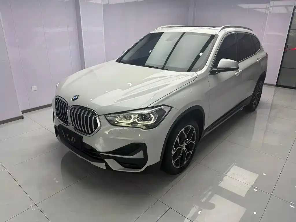 BMW X1 — фото 1