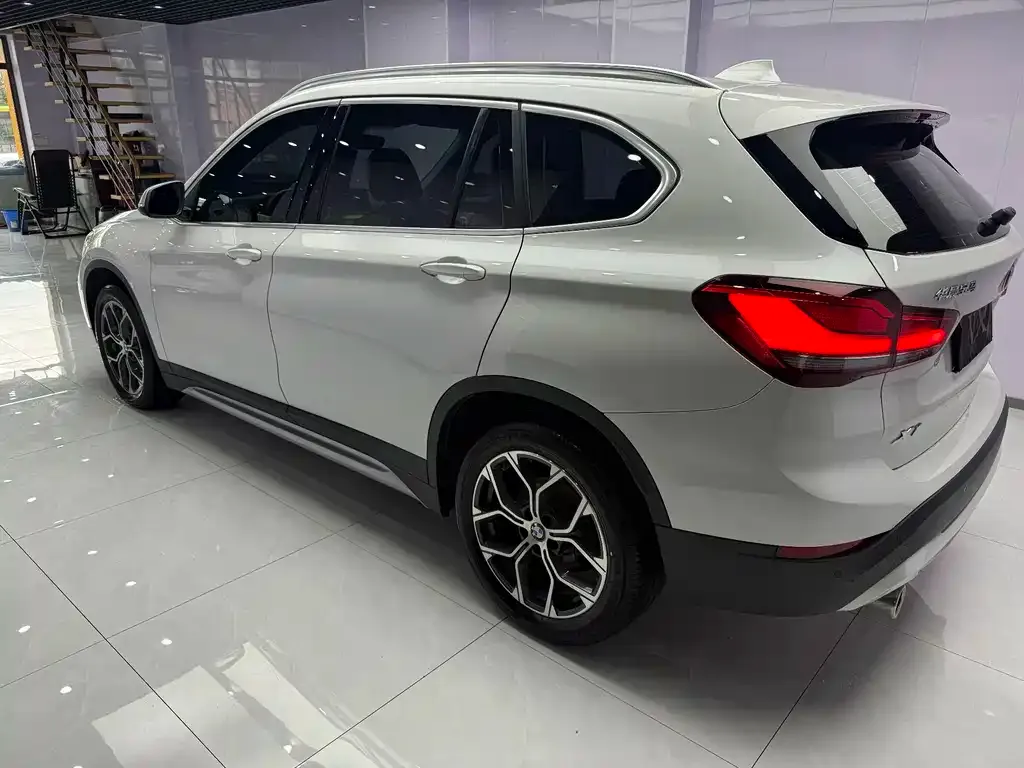 BMW X1 — фото 5