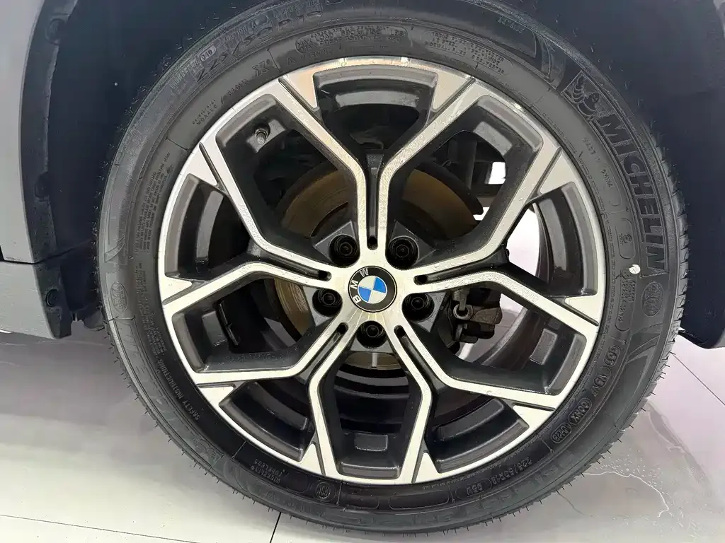 BMW X1 — фото 9