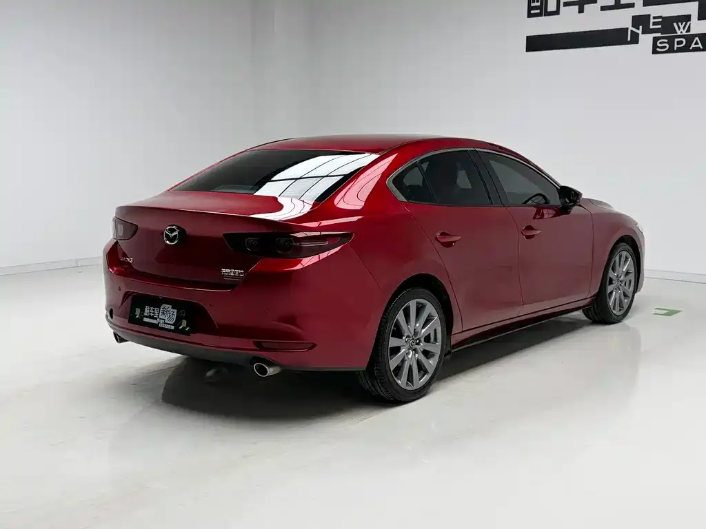 Mazda 3 Axela — фото 4