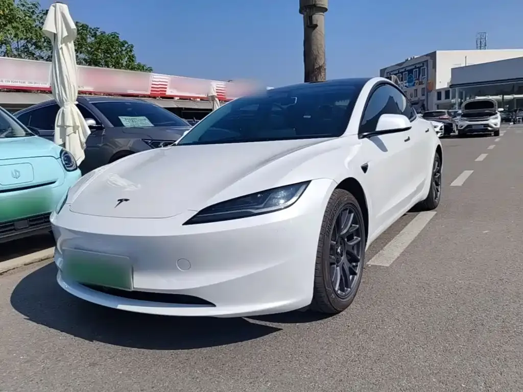 Tesla Model 3 — фото 4