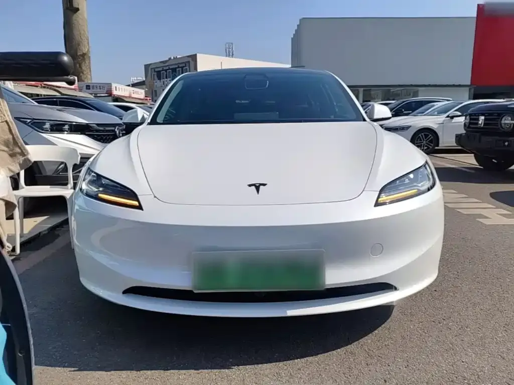 Tesla Model 3 — фото 8