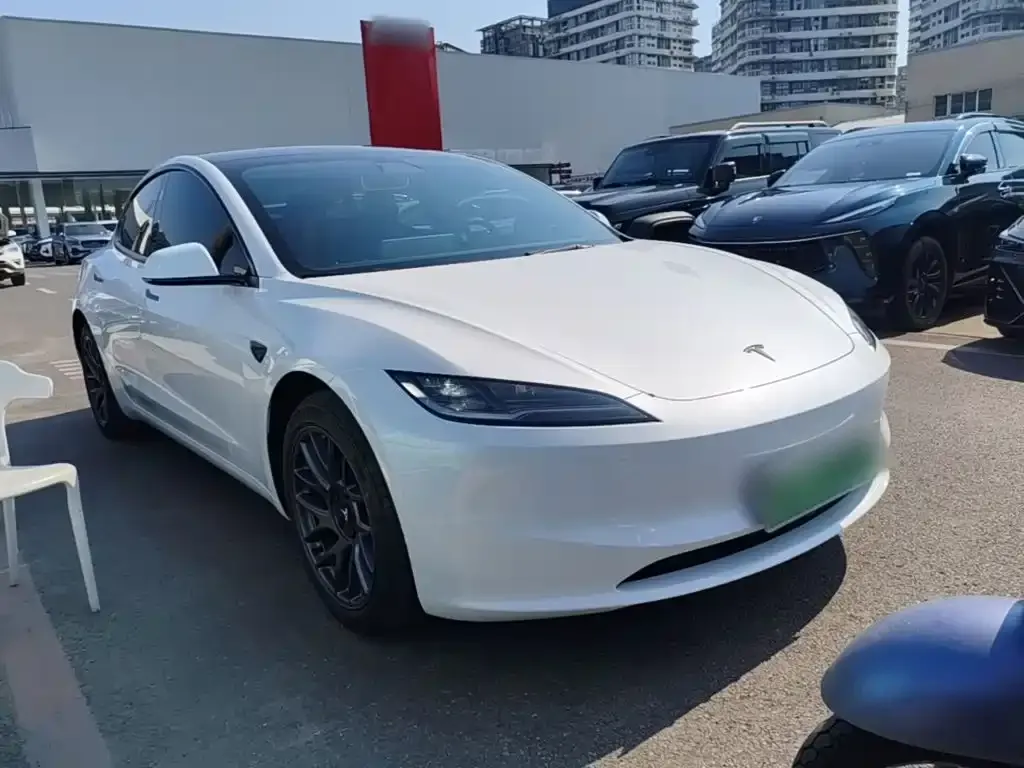 Tesla Model 3 — фото 7