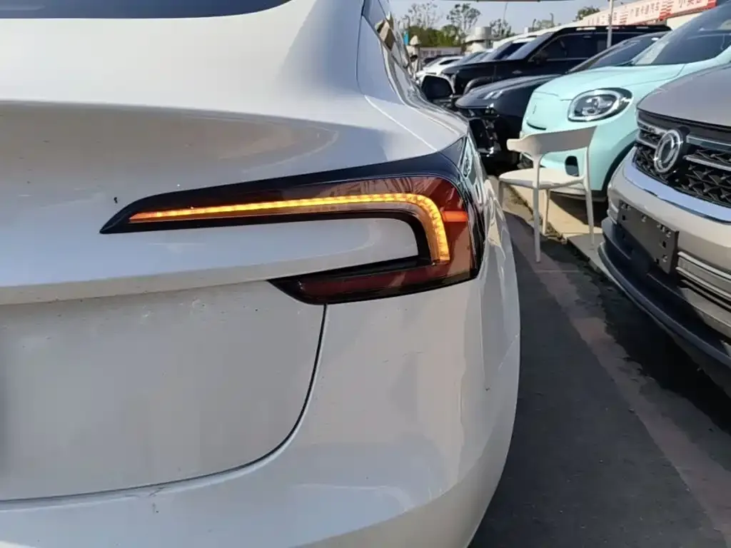 Tesla Model 3 — фото 2
