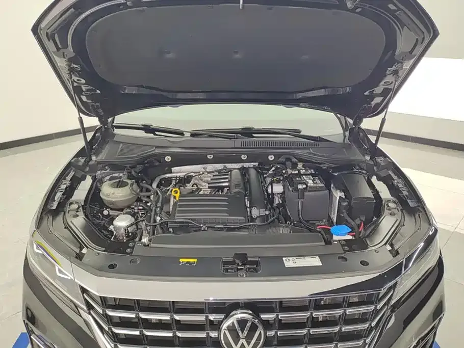 Volkswagen Passat — фото 7