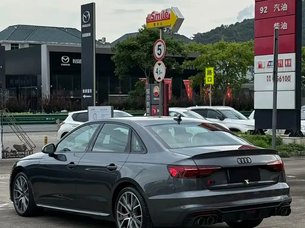 Audi S4 2023 из CN, фото 4