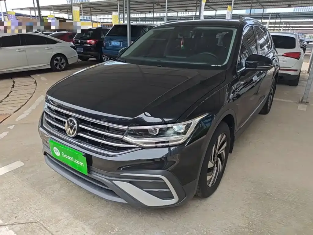 Volkswagen Tiguan L — фото 2