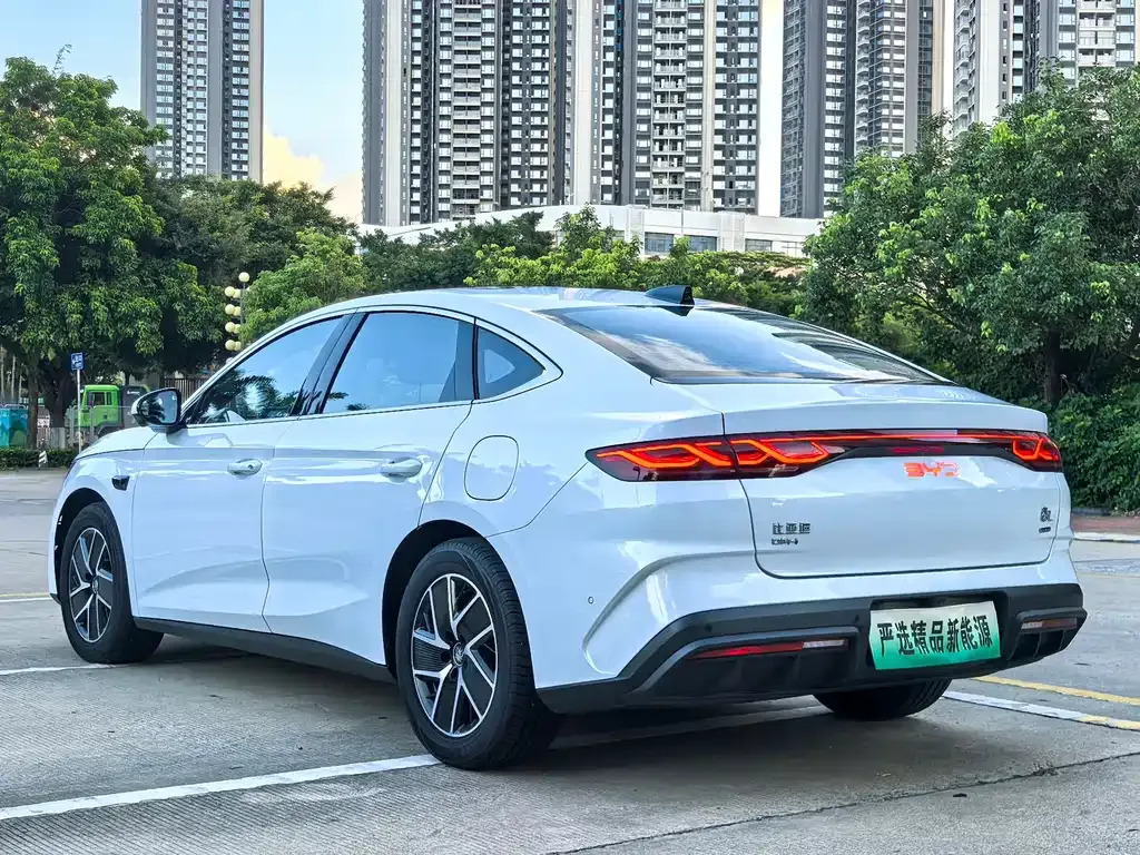 BYD Qin L — фото 10