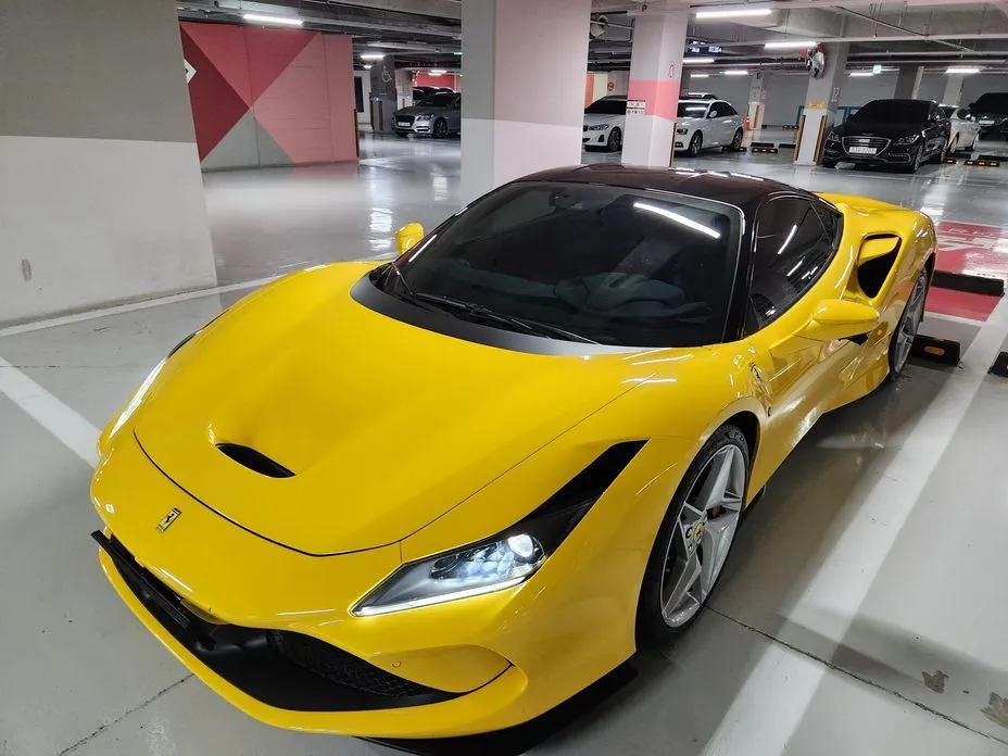 Ferrari F8 — фото 1