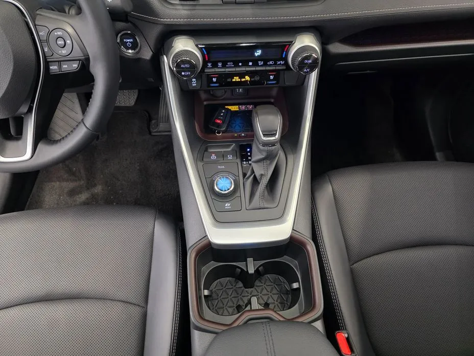 Toyota RAV4 2025 из KR, фото 5