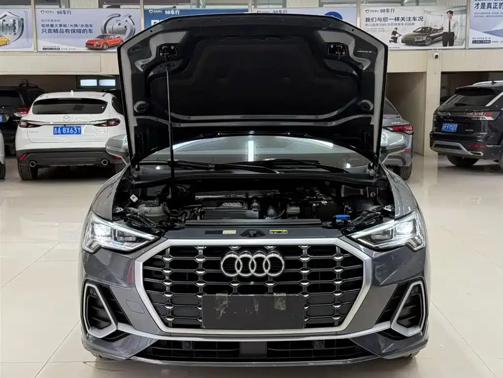 Audi Q3 — фото 10