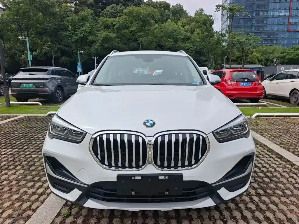 BMW X1 — фото 10