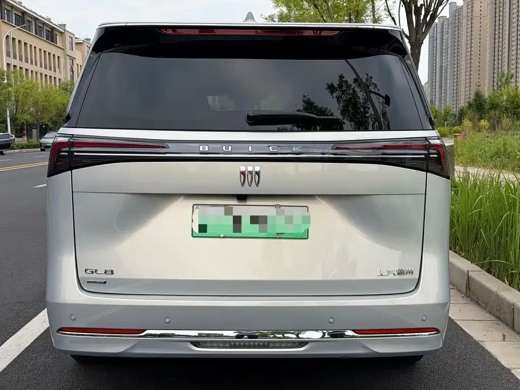 Buick GL8 Hybrid — фото 9
