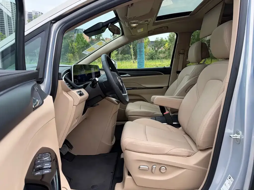 Buick GL8 Hybrid — фото 2