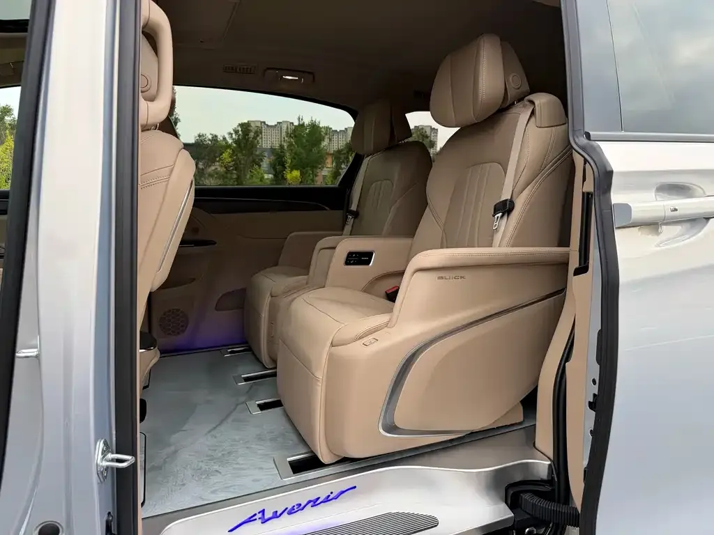 Buick GL8 Hybrid — фото 8