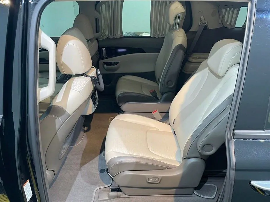 Kia Carnival — фото 4