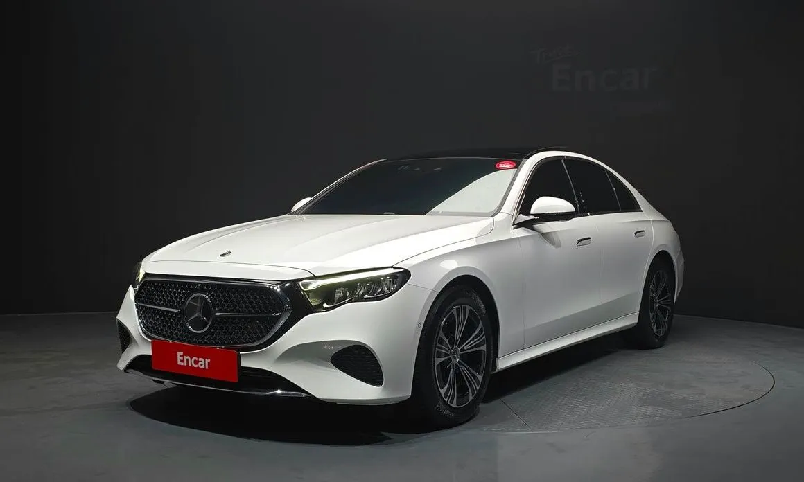 Mercedes-Benz E-Class — фото 1