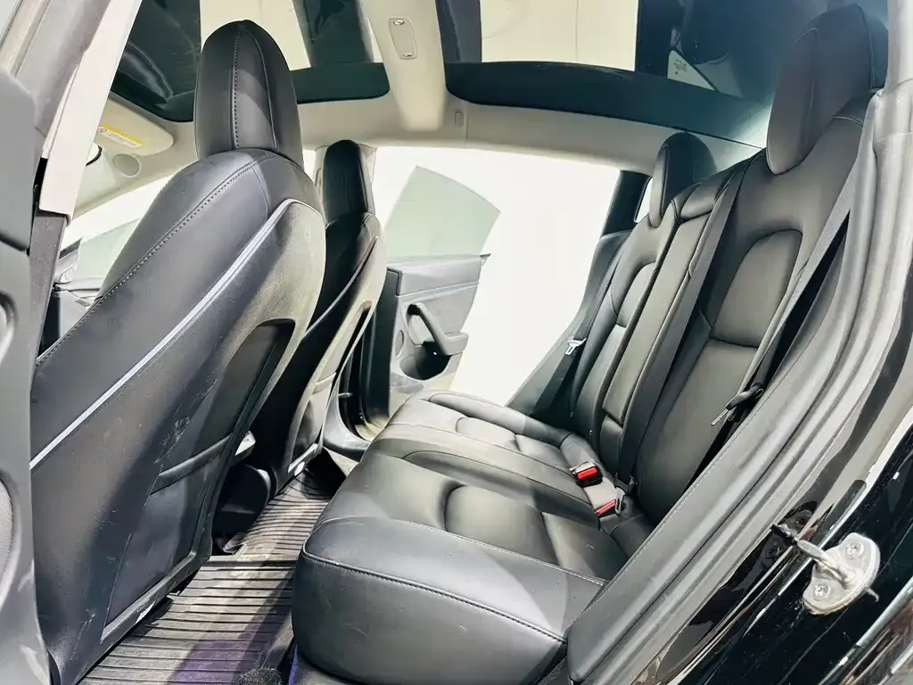 Tesla Model 3 — фото 10