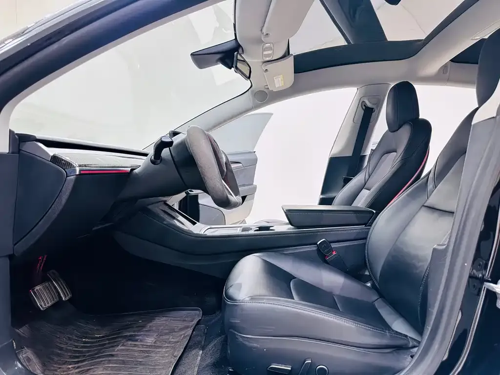 Tesla Model 3 — фото 9