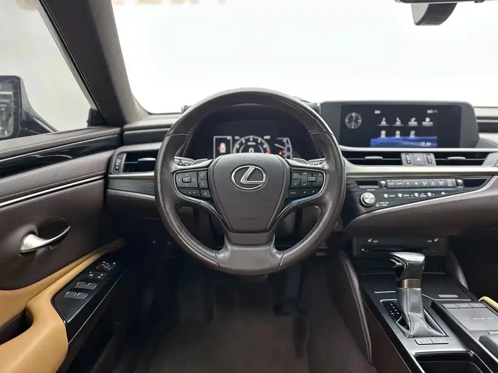 Lexus ES — фото 2