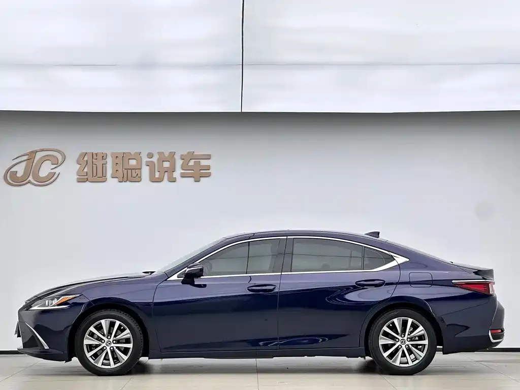 Lexus ES — фото 6