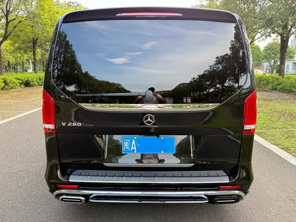 Mercedes-Benz V-Class — фото 9
