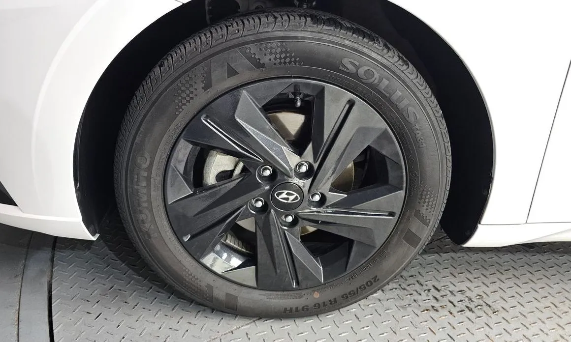 Hyundai AVANTE — фото 4