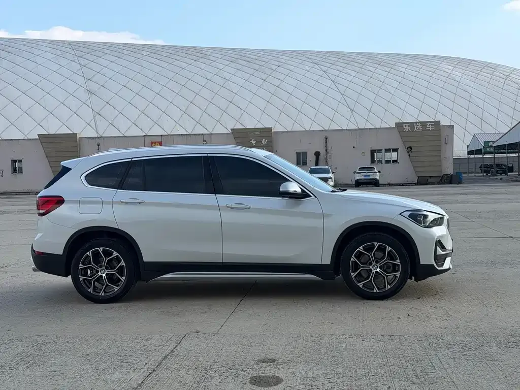 BMW X1 — фото 5