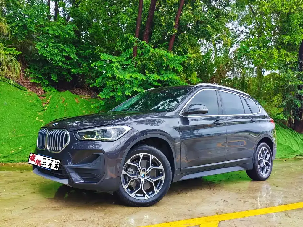 BMW X1 — фото 1