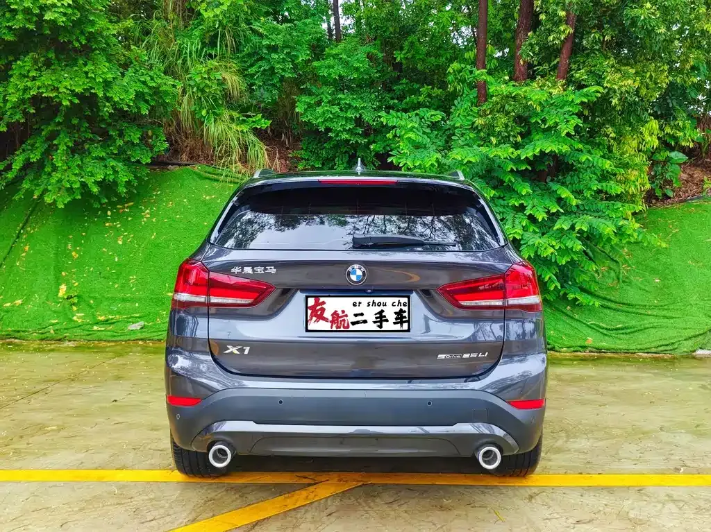 BMW X1 — фото 9