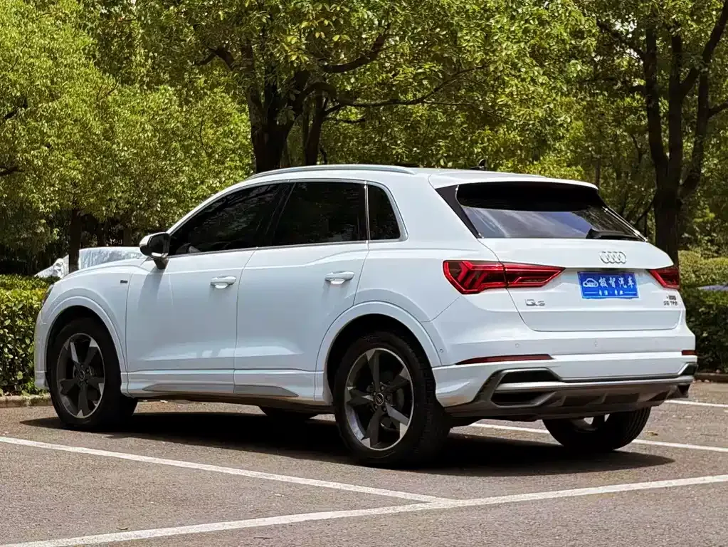 Audi Q3 — фото 10
