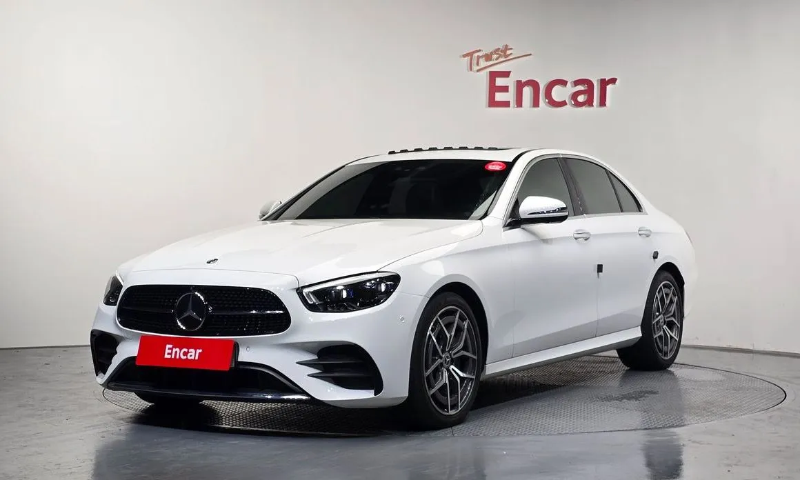 Mercedes-Benz E-Class — фото 1