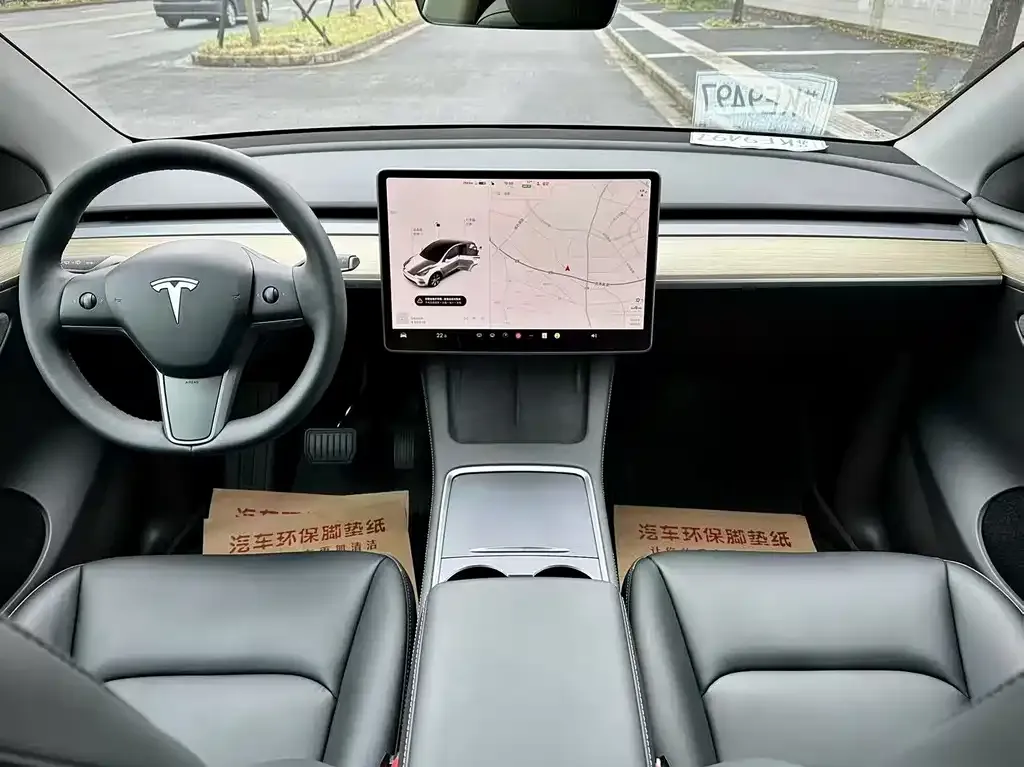 Tesla Model Y — фото 2