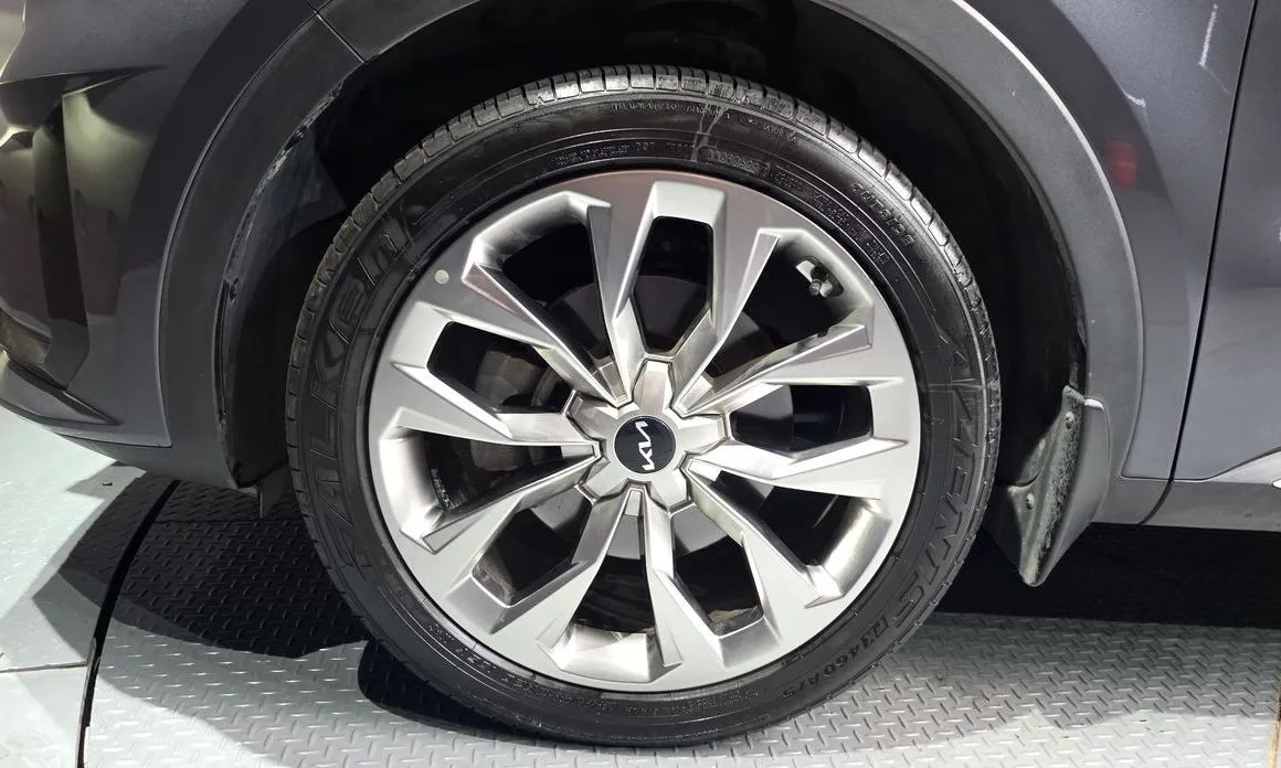 Kia Sorento — фото 10