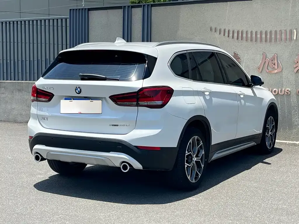 BMW X1 — фото 8
