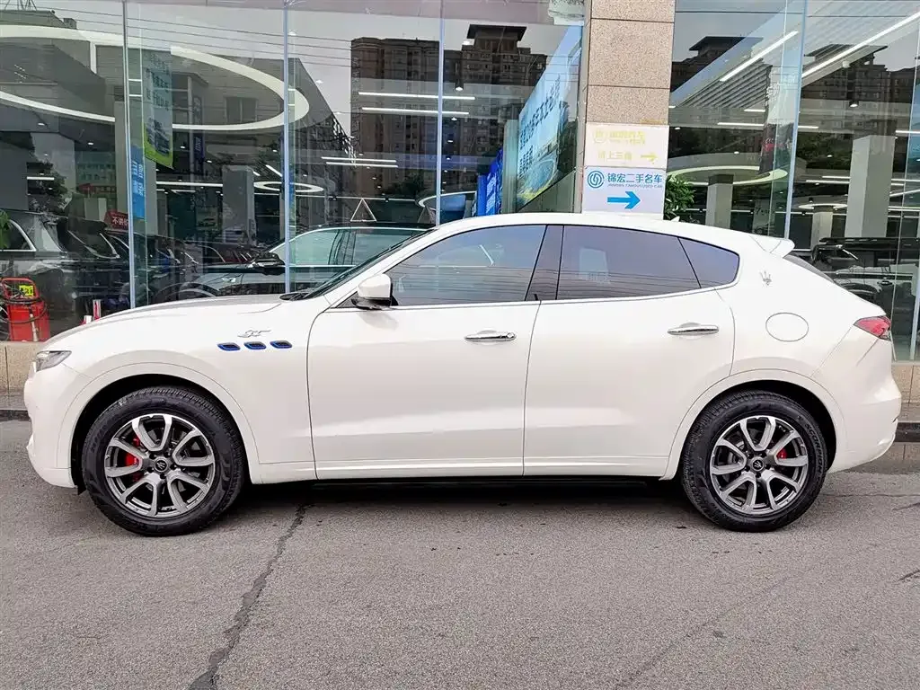 Maserati Levante — фото 9