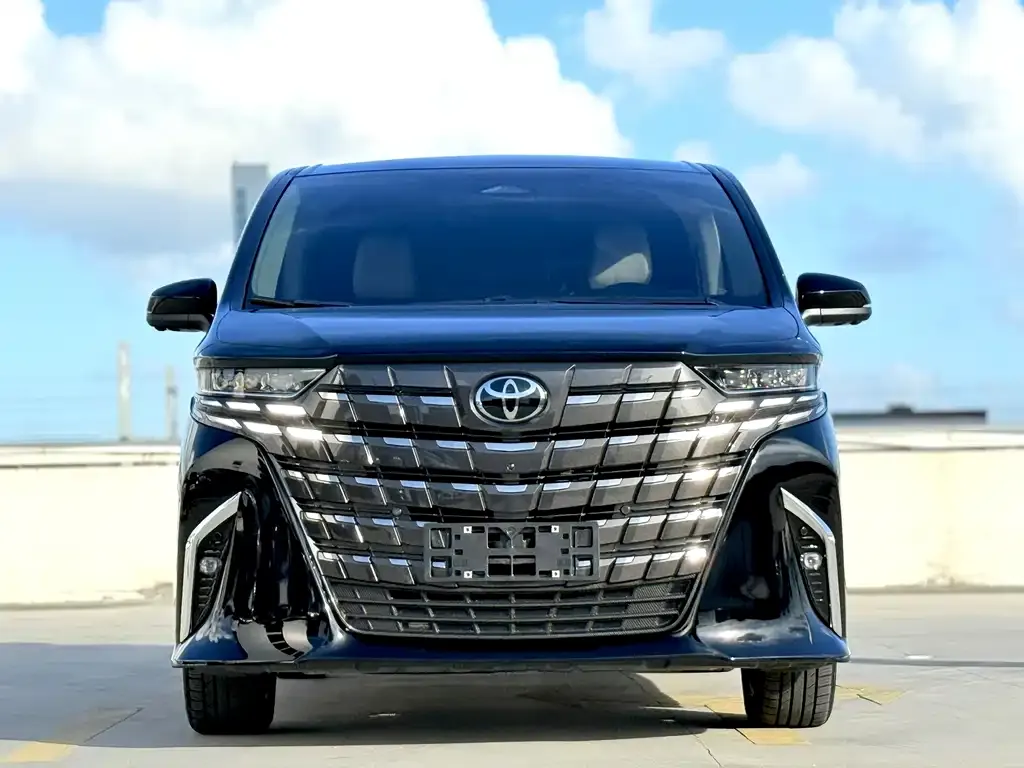 Toyota Alphard — фото 4